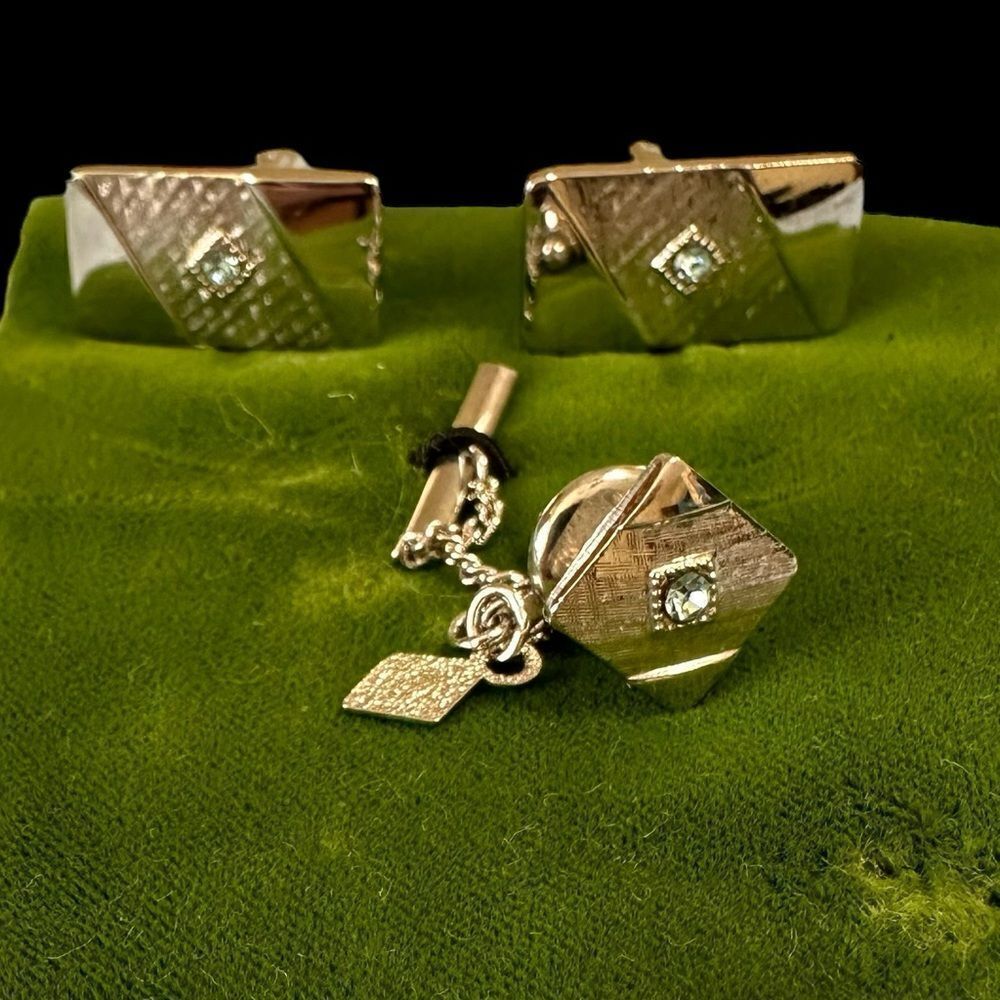 Vintage Sarah Coventry Blue Rhinestone and Silver Tone Cufflinks and Tie pin set